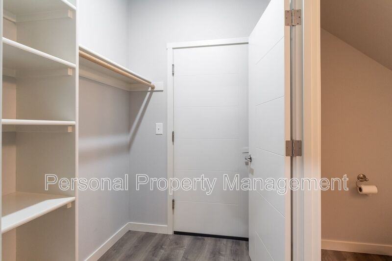 3544 Ne 61st Way - Photo 5 of 21