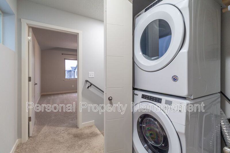 3544 Ne 61st Way - Photo 7 of 21