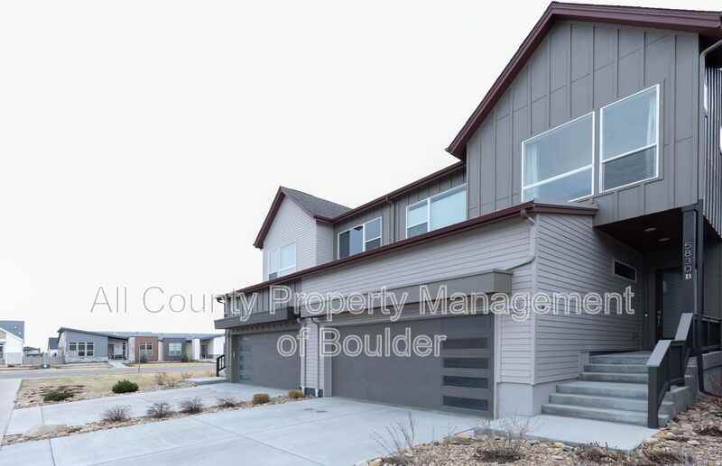 5830 Grandville Ave #B - Photo 2 of 26