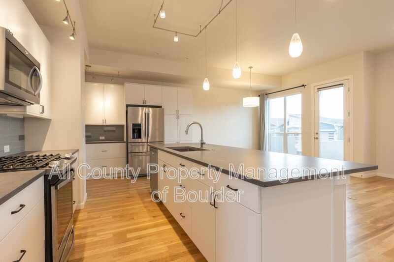 5830 Grandville Ave #B - Photo 3 of 26