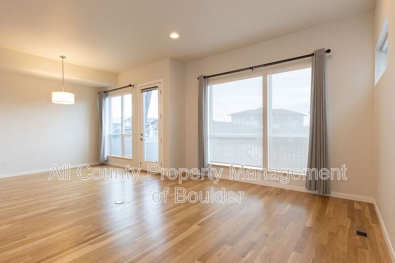 5830 Grandville Ave #B - Photo 7 of 26