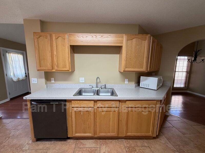 257 Shady Oak Cir - Photo 7 of 38