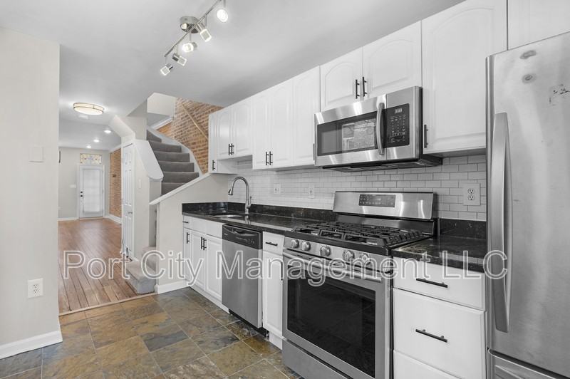 719 S Luzerne Ave - Photo 6 of 24