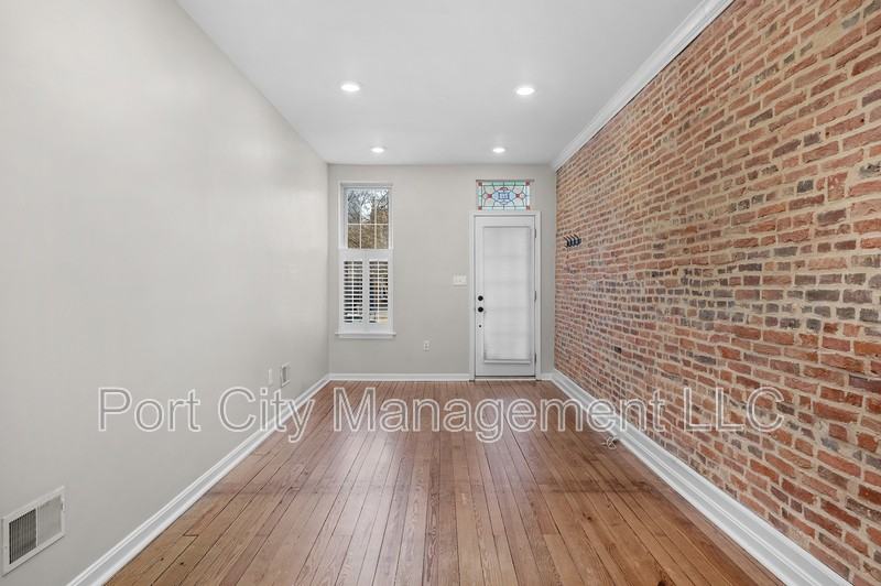 719 S Luzerne Ave - Photo 7 of 24