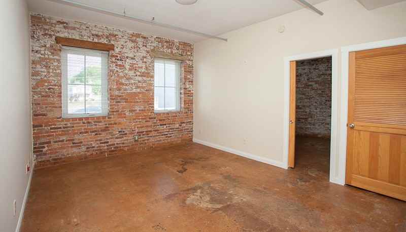 56 W Gay St - Photo 4 of 9