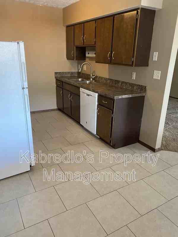 1800 Knox St #35 - Photo 4 of 11