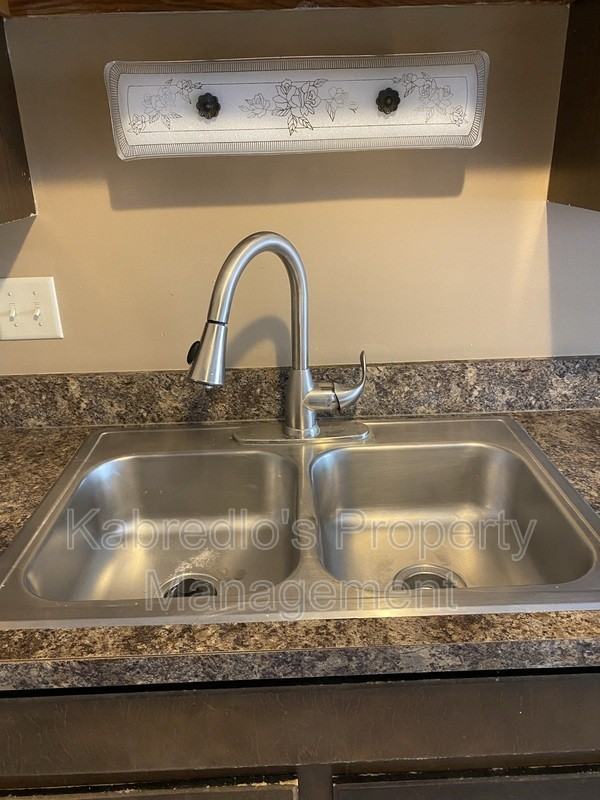 1800 Knox St #35 - Photo 6 of 11