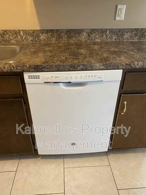 1800 Knox St #35 - Photo 7 of 11