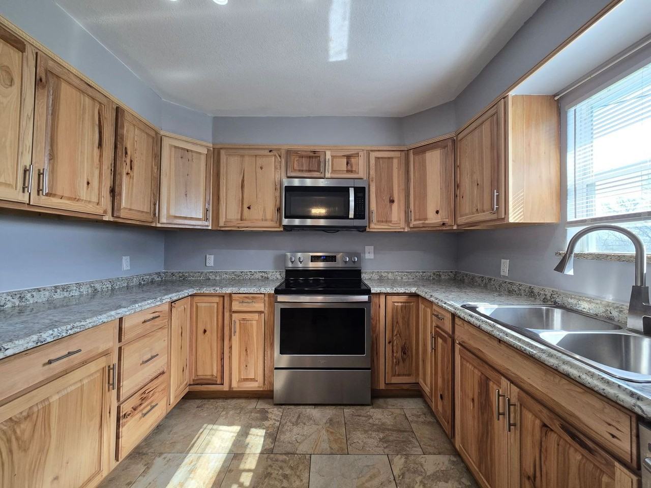 1111 S Martin Luther King Blvd - Photo 5 of 20