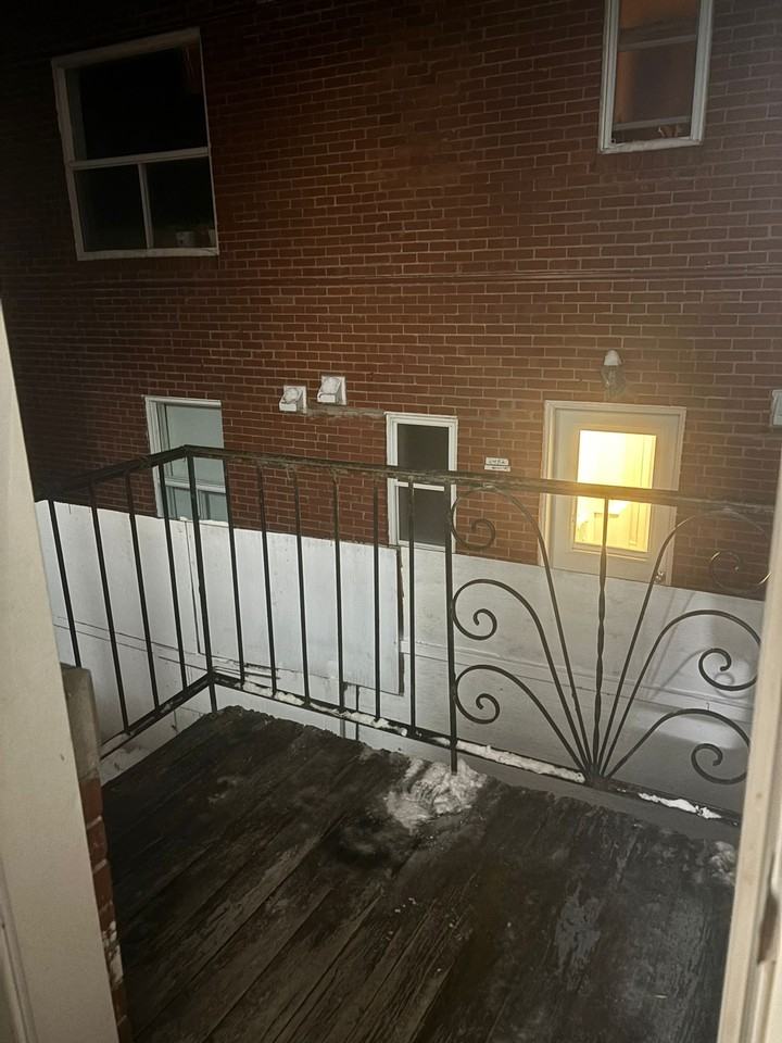 2444 Avenue Walkley #66 - Photo 2 of 9