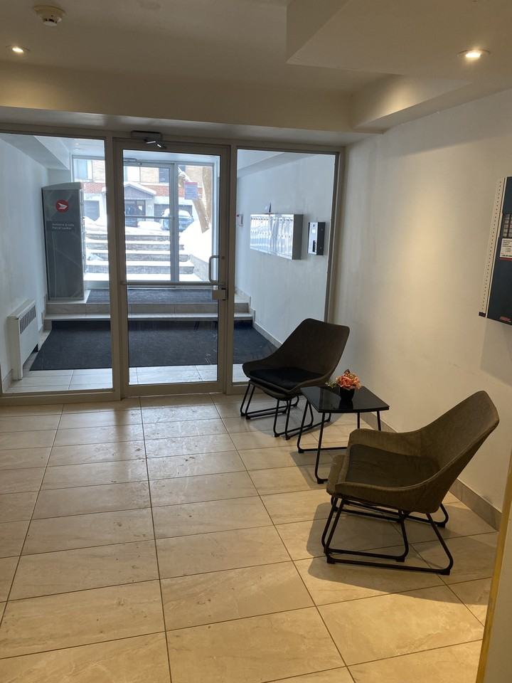 2444 Avenue Walkley #66 - Photo 6 of 9