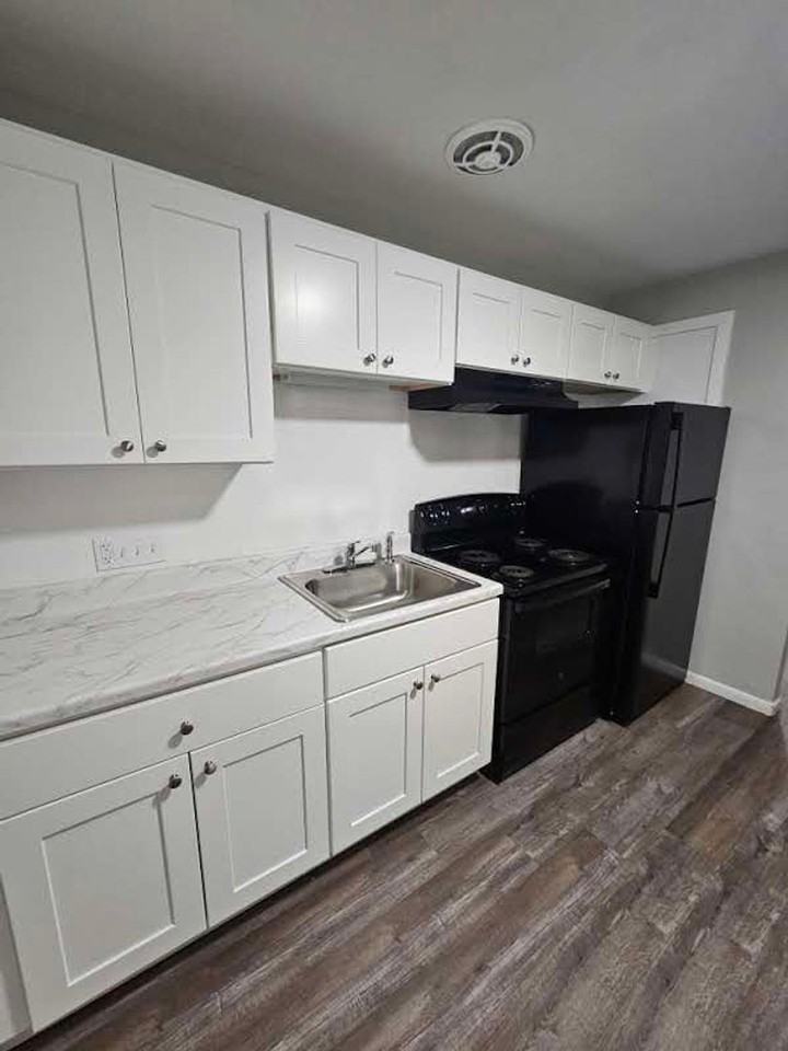 480 Norfolk - Photo 5 of 14