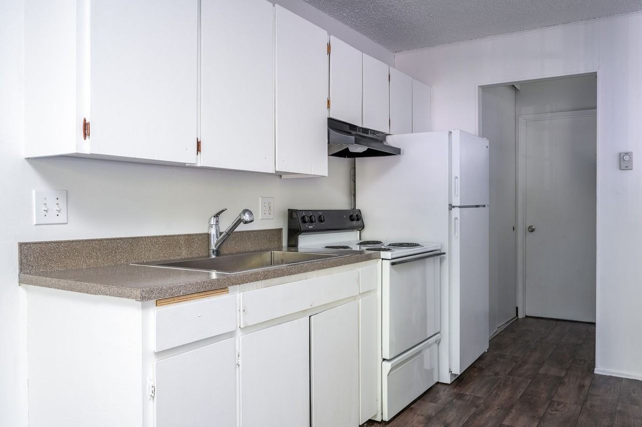 #305 ASHER PARK - Photo 2 of 13