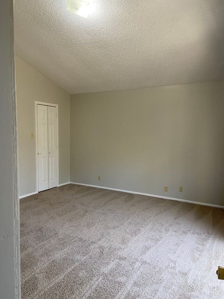 9203 Wickheather St - Photo 4 of 29