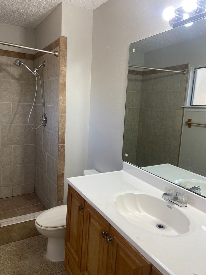 9203 Wickheather St - Photo 5 of 29