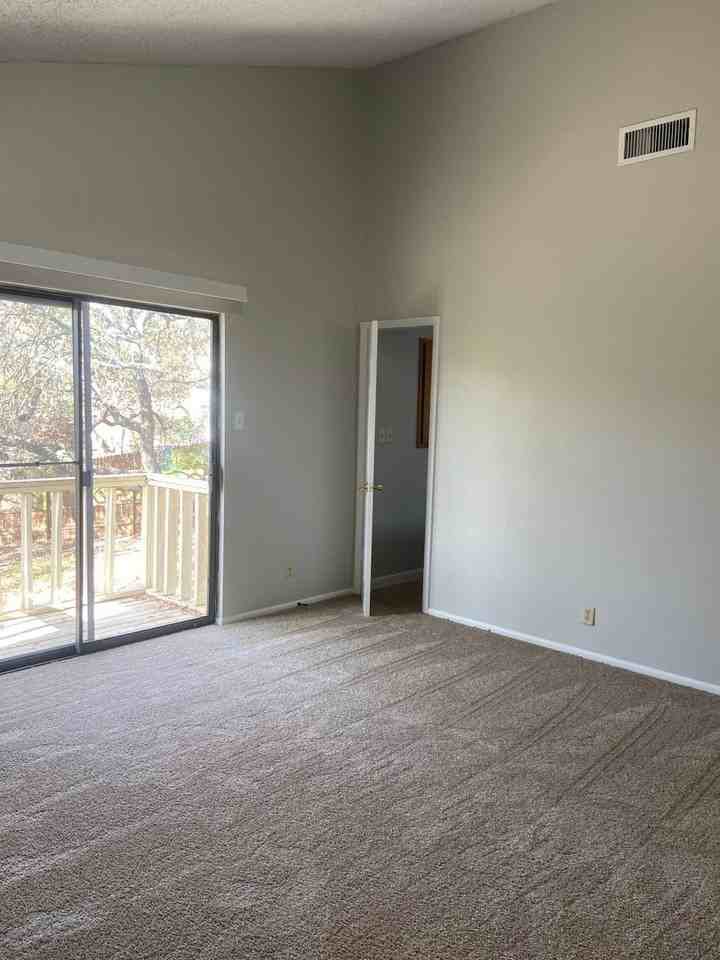 9203 Wickheather St - Photo 7 of 29