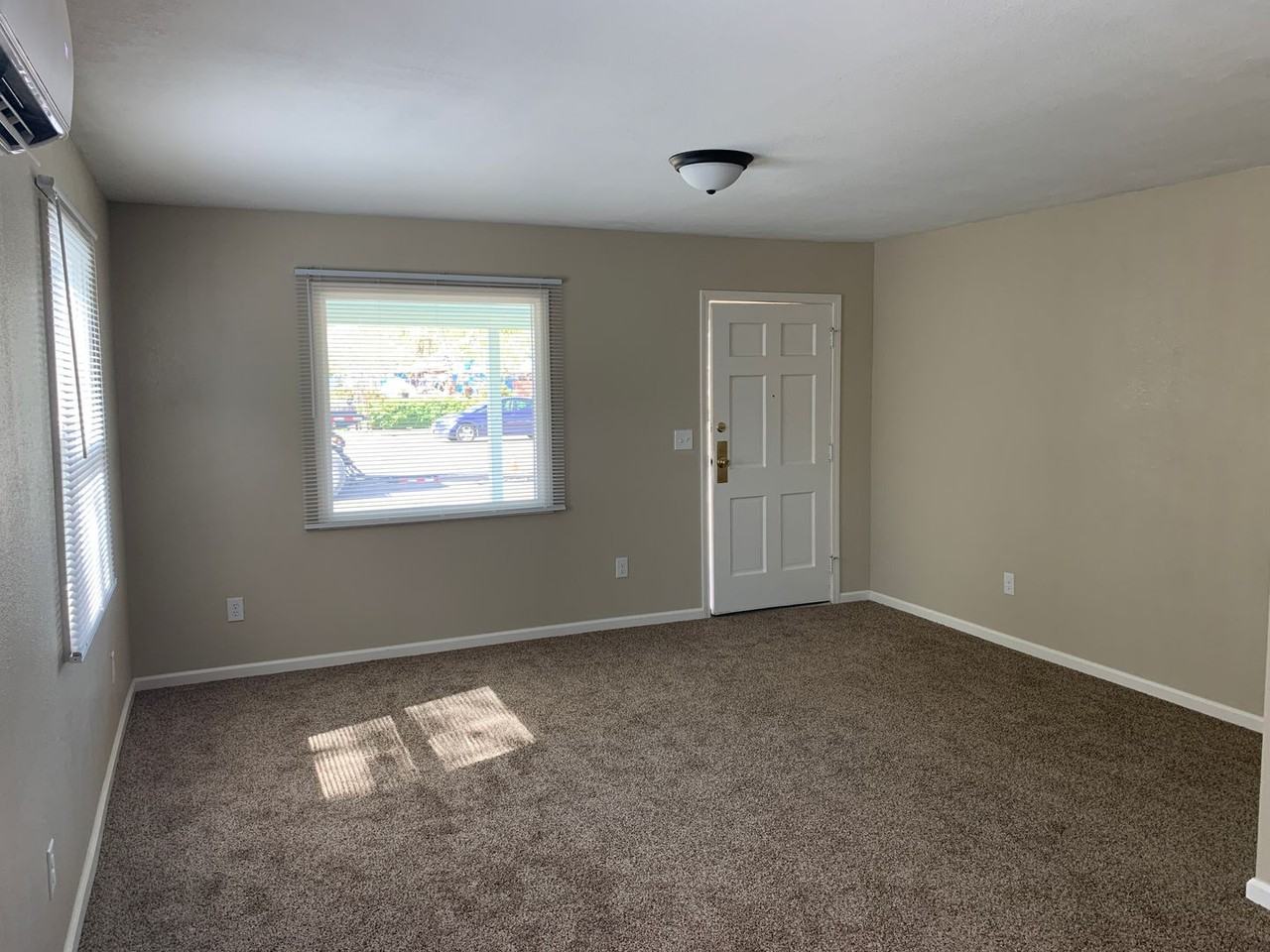 1440 S St - Photo 3 of 14