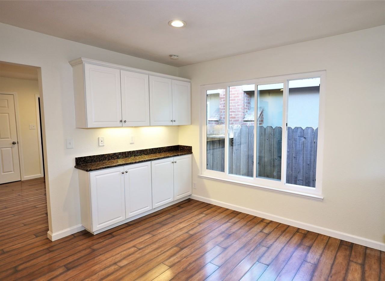 1126 King St - Photo 5 of 15