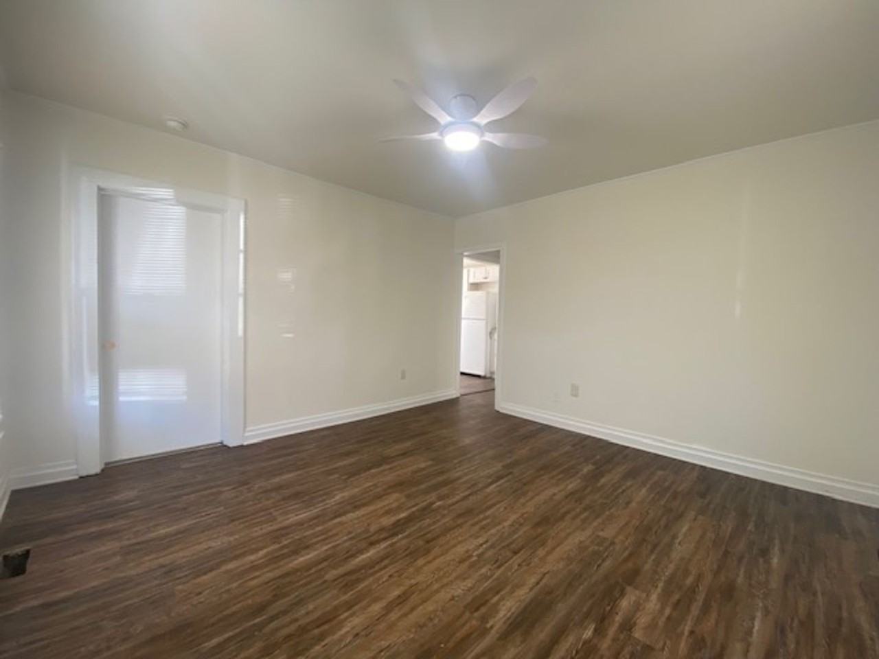 126 Mary St - Photo 5 of 16
