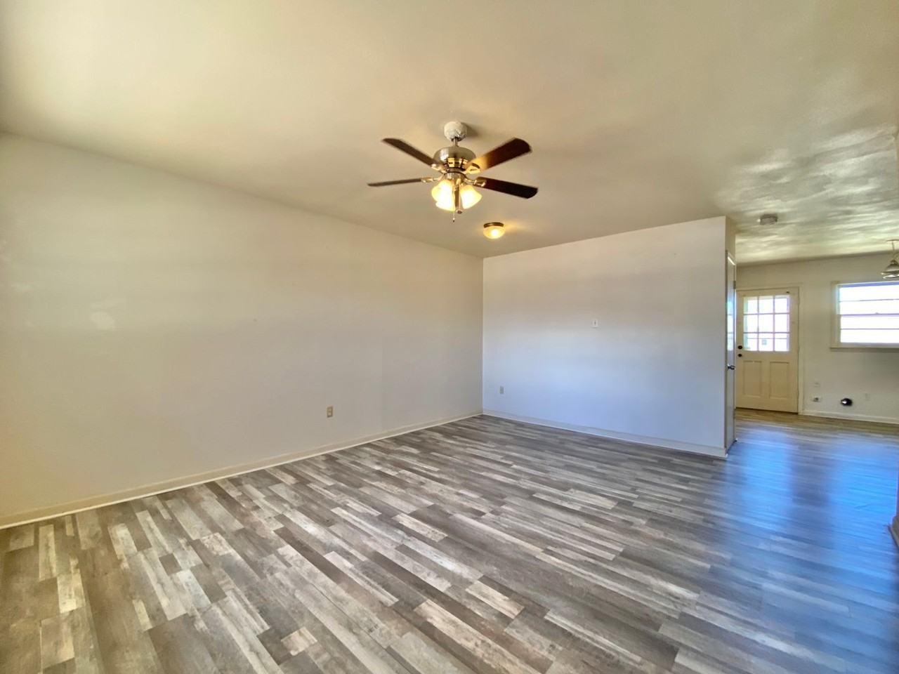 2818 60th St - Photo 3 of 11