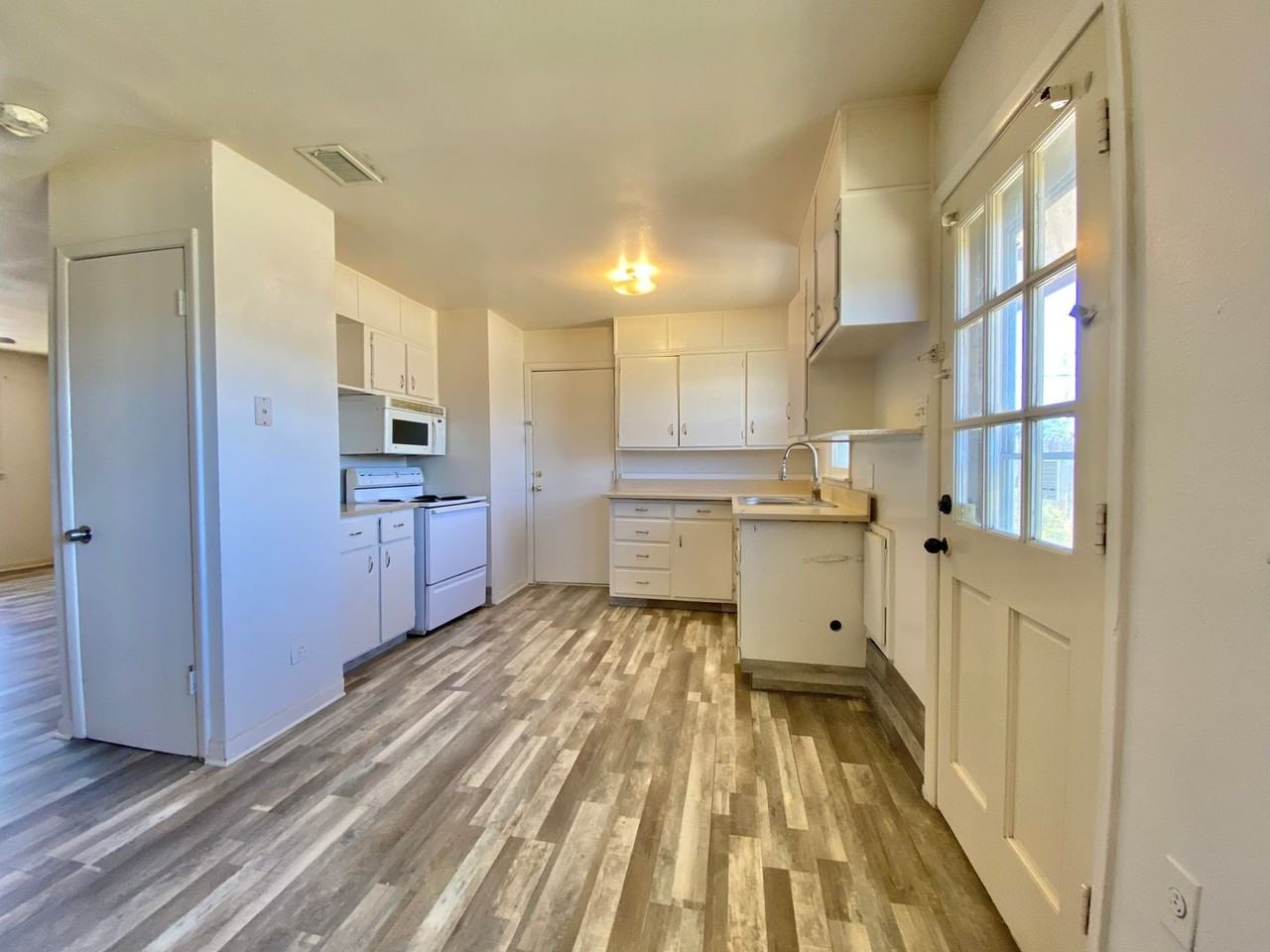 2818 60th St - Photo 5 of 11