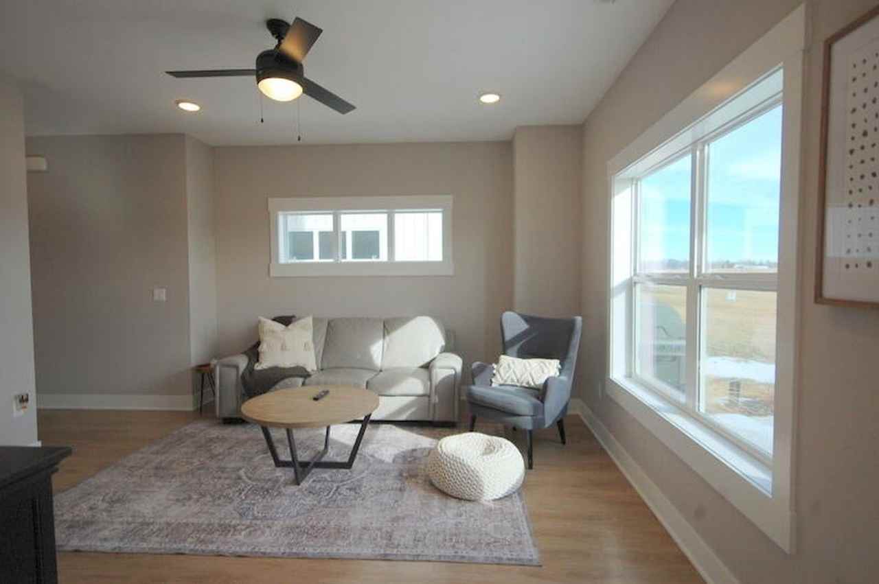 1218 S Linn St - Photo 6 of 23