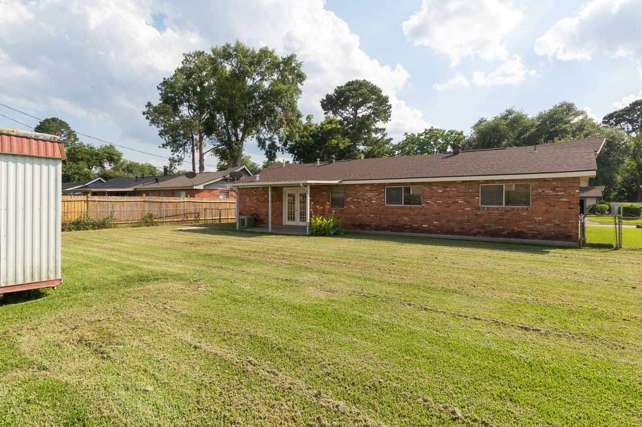 1003 Hansel Dr - Photo 2 of 13