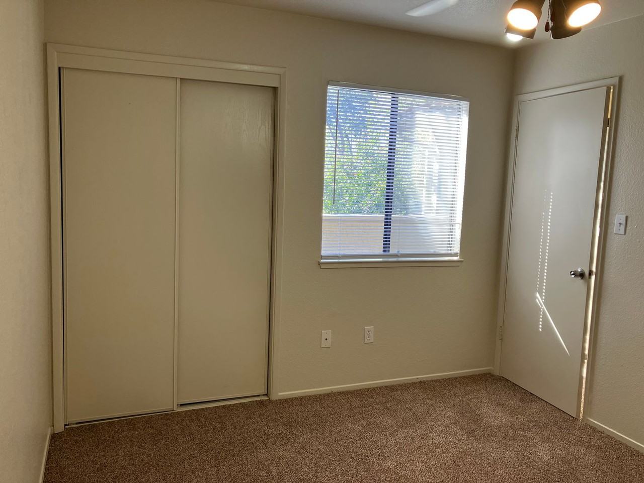 1244 W Roseburg Ave #D - Photo 7 of 18