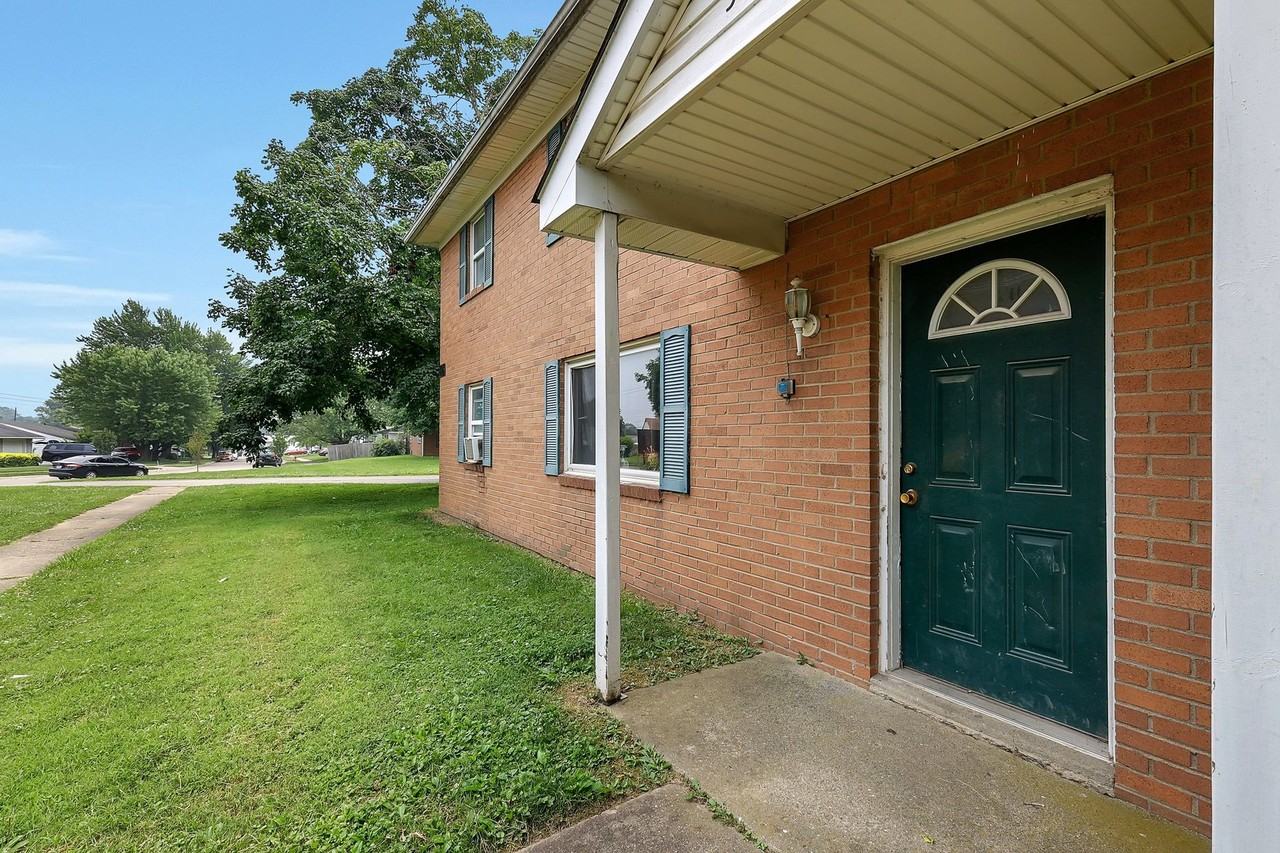 3011 Markham Rd #3011B - Photo 2 of 36