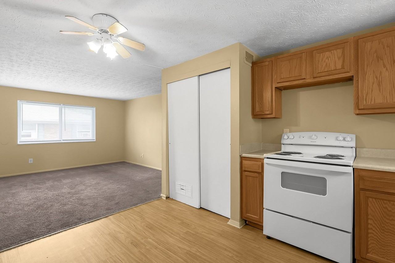 3011 Markham Rd #3011B - Photo 5 of 36