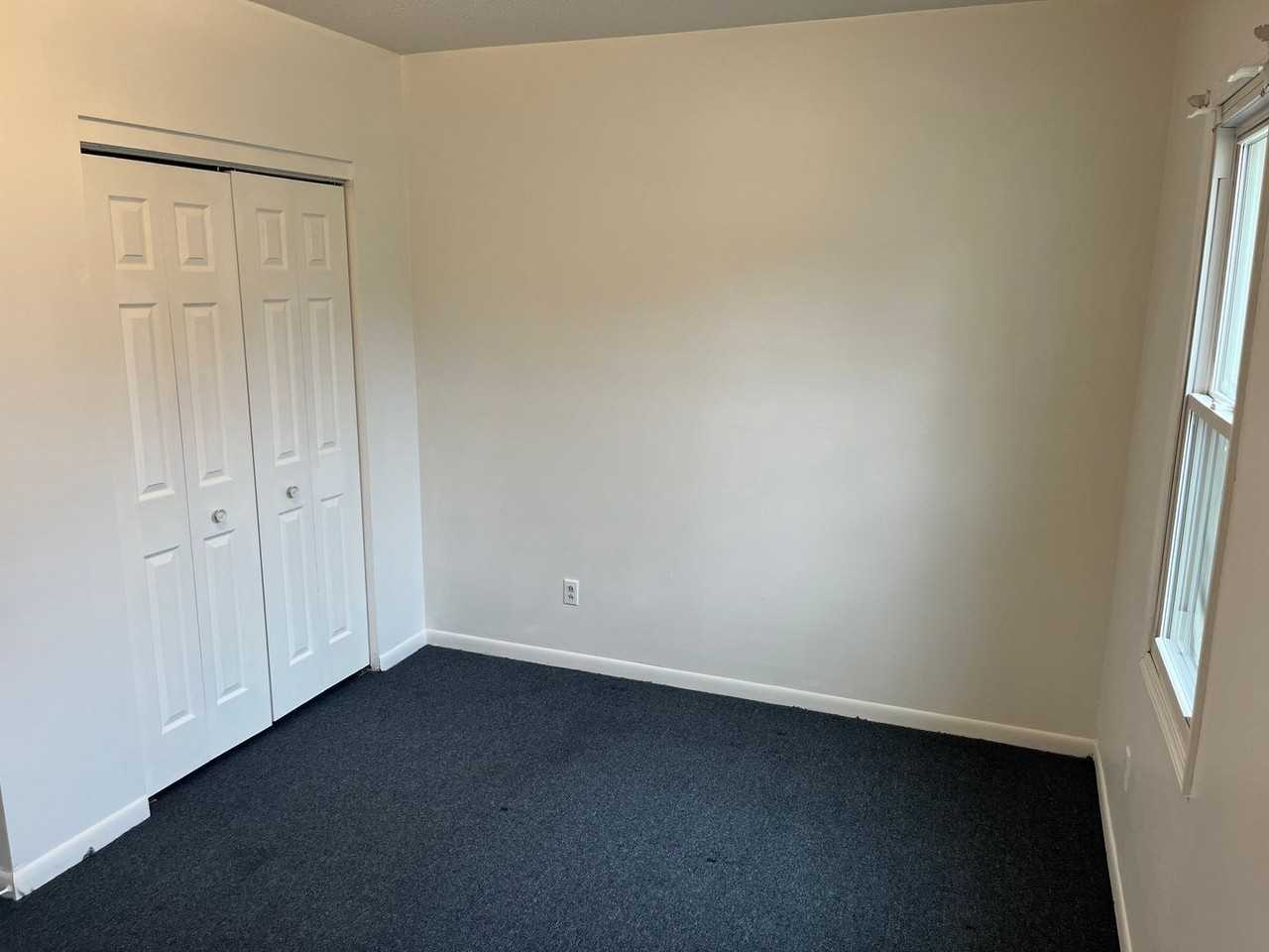 223 North Webster Street - Photo 7 of 13