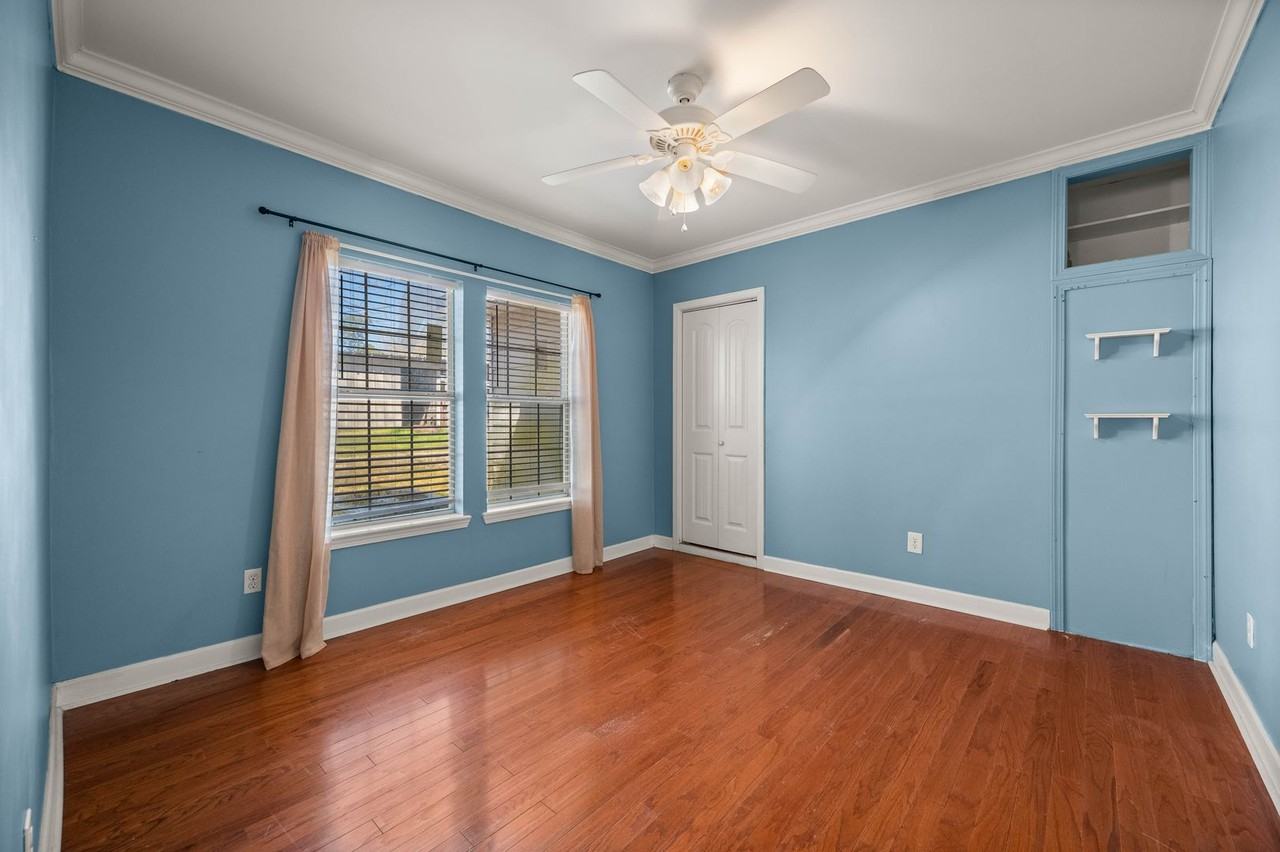 407 E Shamrock Ave - Photo 2 of 28
