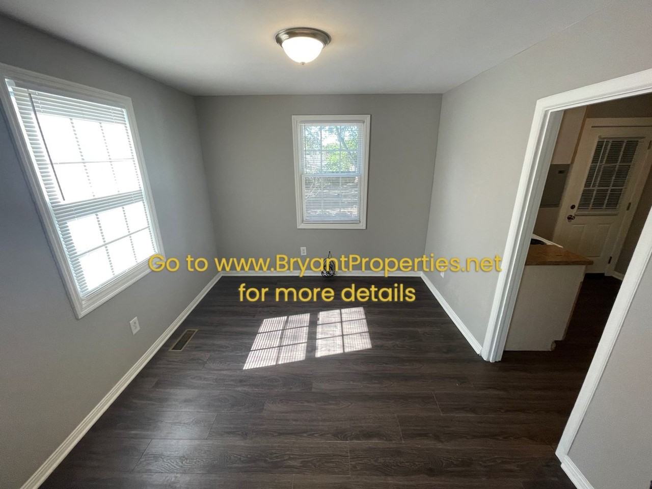 912 Bryan St - Photo 5 of 18