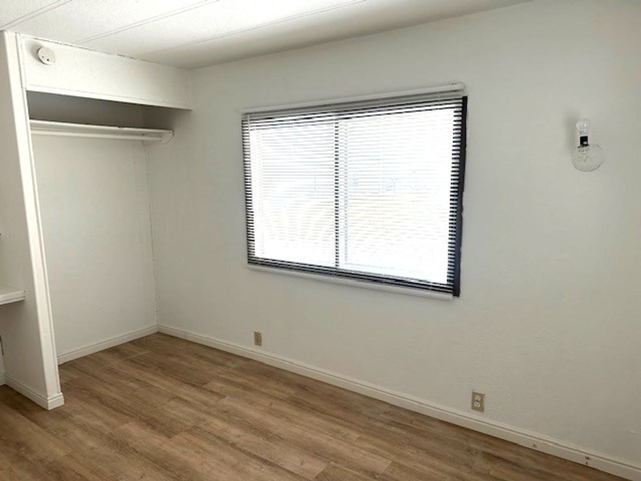 386 Smokey Dr - Photo 3 of 9