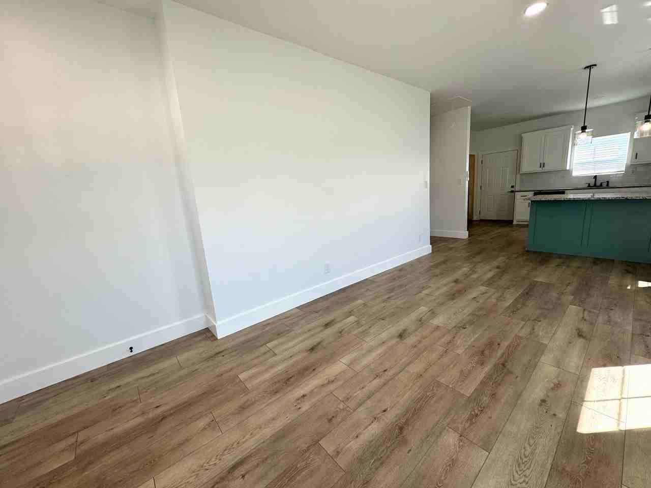 2730 E Admiral Ct - Photo 2 of 19
