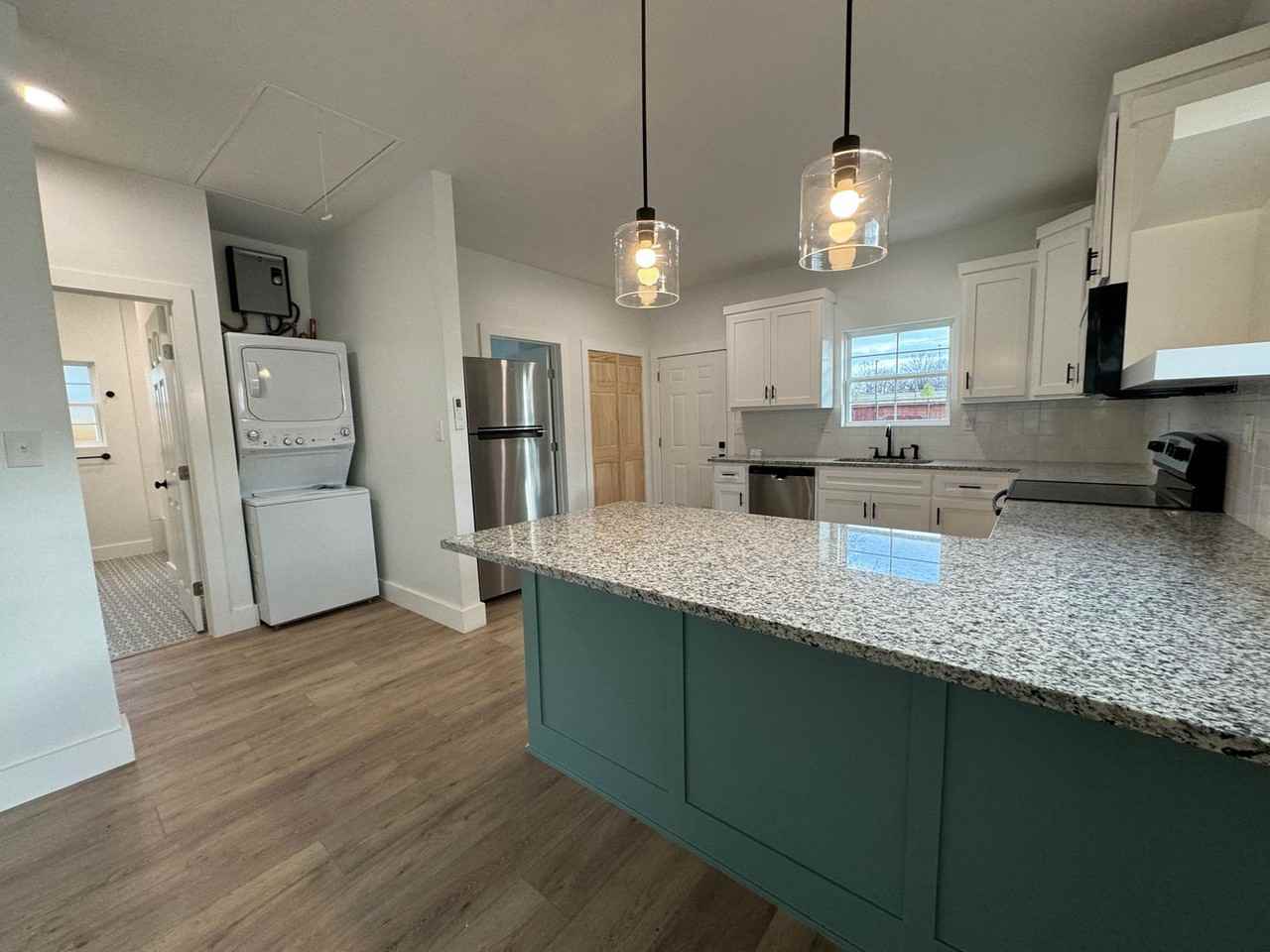 2730 E Admiral Ct - Photo 5 of 19