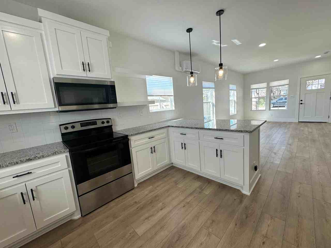 2730 E Admiral Ct - Photo 7 of 19