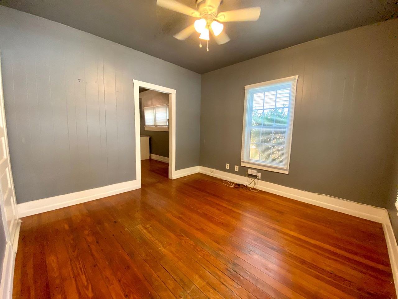 405 E 30th St - Photo 2 of 18