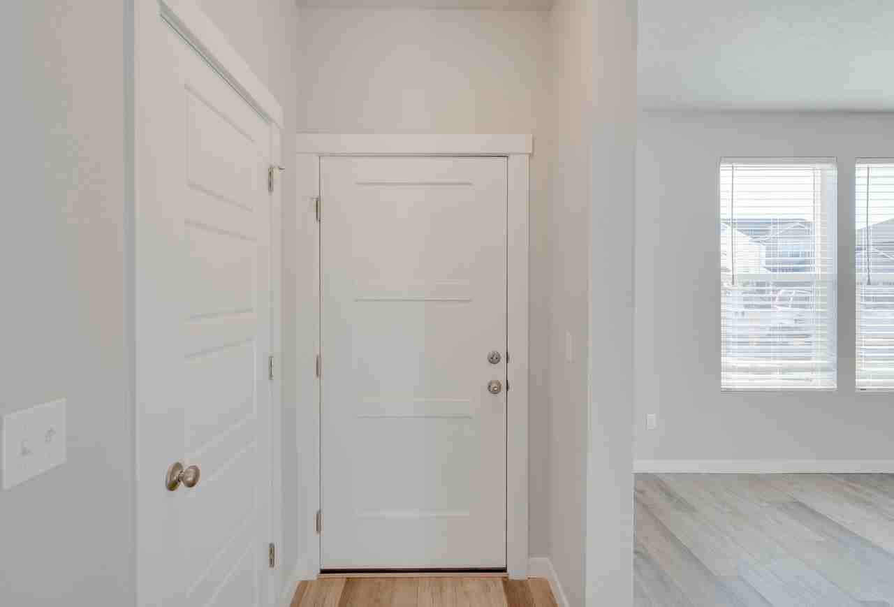 319 S Riggs Spring Ave - Photo 2 of 22