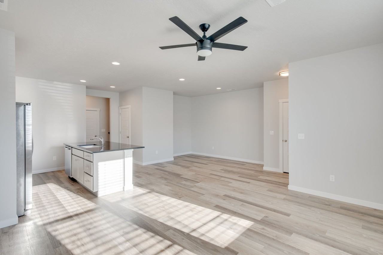 319 S Riggs Spring Ave - Photo 5 of 22