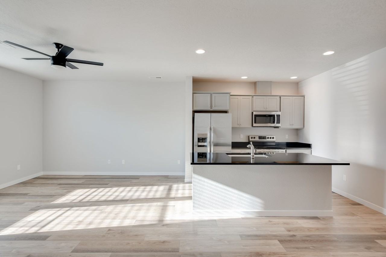 319 S Riggs Spring Ave - Photo 6 of 22