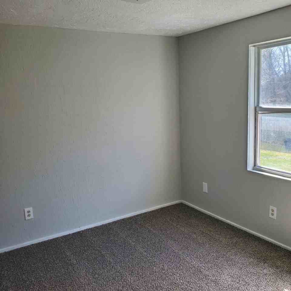 2814 Cromwell Dr - Photo 3 of 11