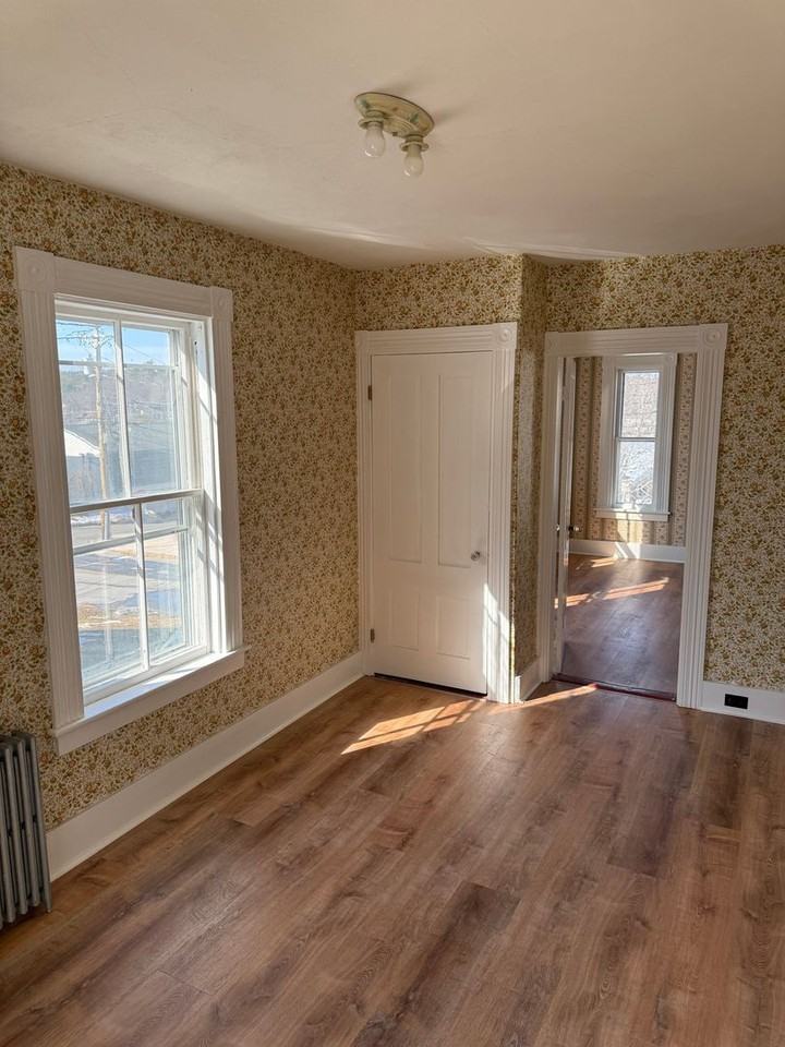 9 Lehner St - Photo 7 of 9