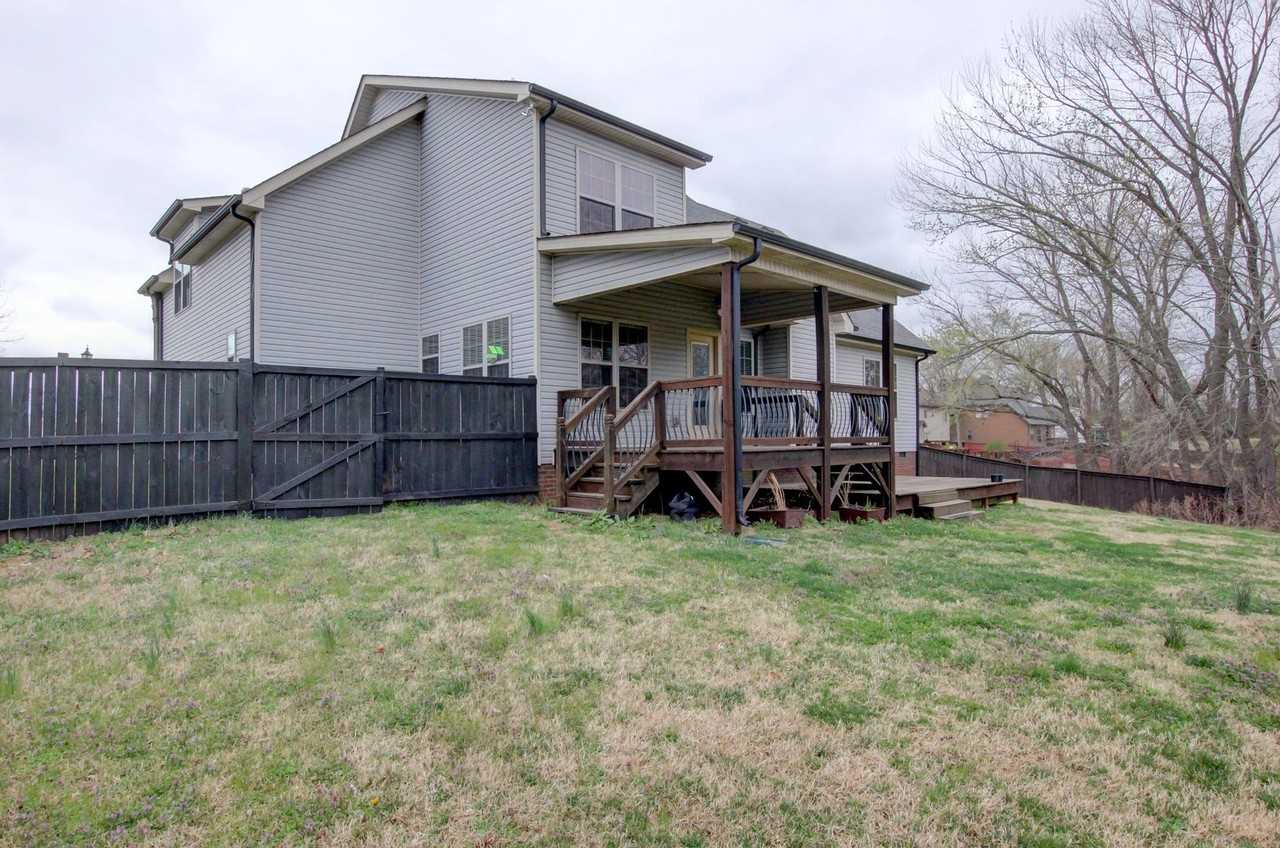 803 Primrose Ct - Photo 5 of 50