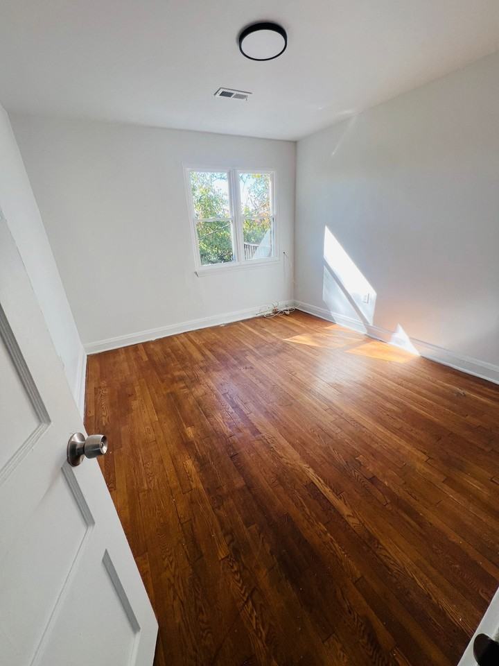 5322 Nelson Ave - Photo 3 of 12