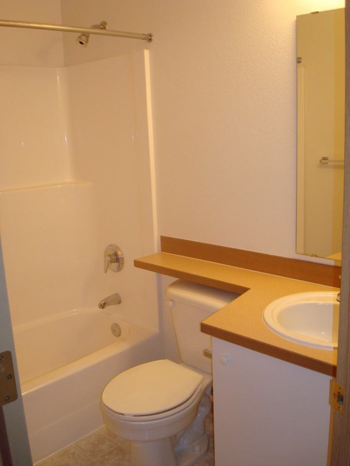 Hampton Court - Photo 2 of 14