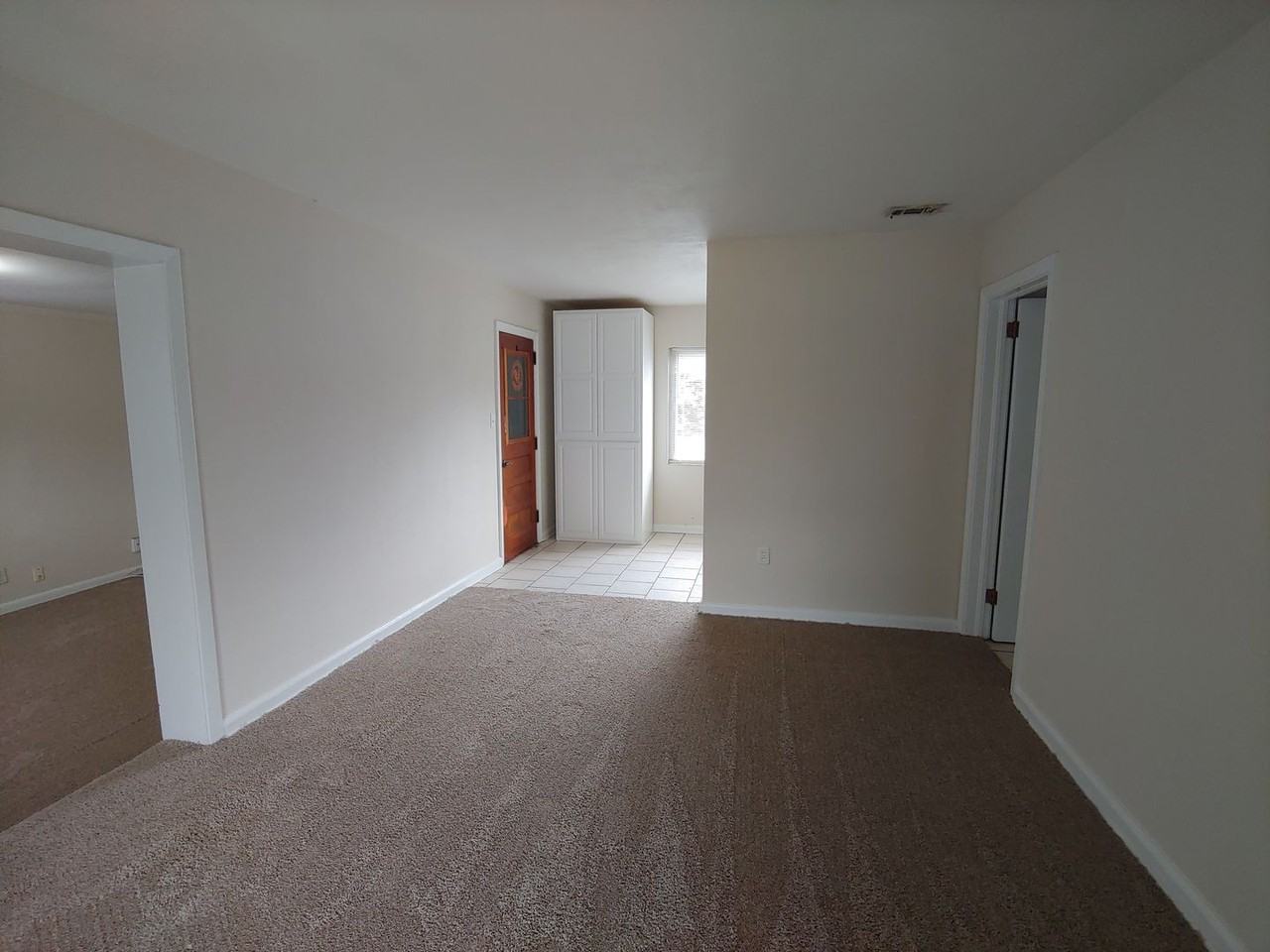 404 Clairmont Dr - Photo 2 of 18