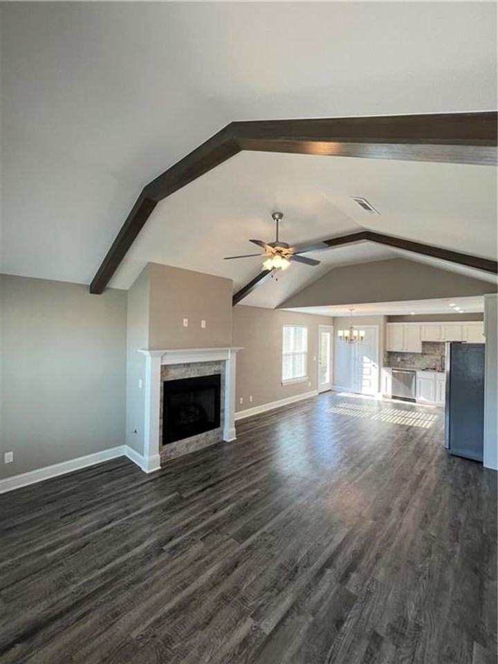 5466 Overcrest Ave - Photo 3 of 21