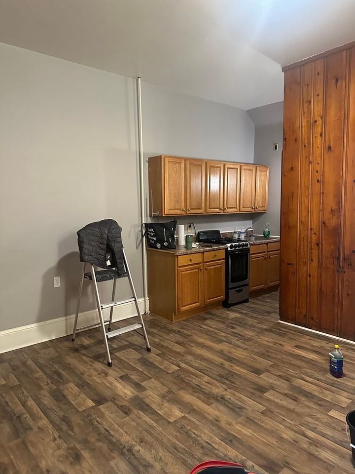 431 S 15th St - Photo 2 of 14