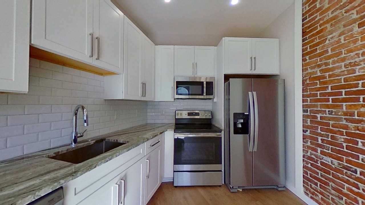 3859 Lancaster Avenue - Photo 7 of 32